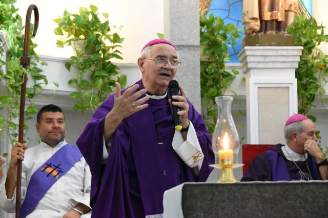 Monseñor Luis Fernández: 50 años de sacerdocio