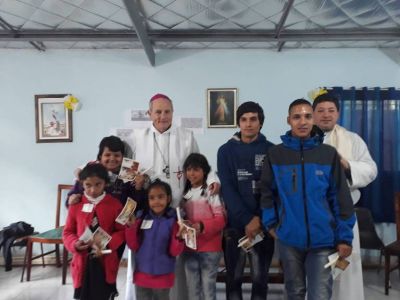 Bautismos en una obra de Cáritas diocesana