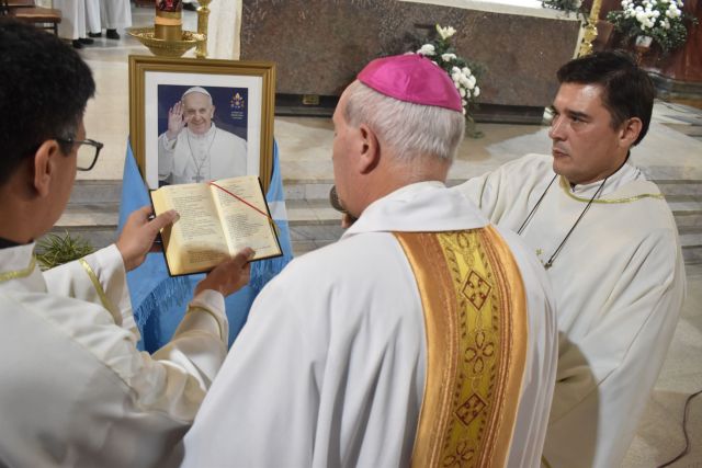 En la catedral, la Iglesia en Lomas de Zamora rezó por el eterno descanso del Papa Francisco