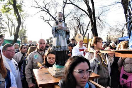 En Burzaco, el obispo presidió la misa de San Cayetano