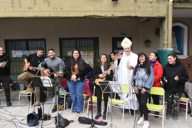 Saludo del obispo a los ministerios de música de las parroquias