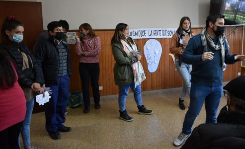 Qué piensan los jóvenes de la Iglesia: reunión del obispo con docentes catequistas