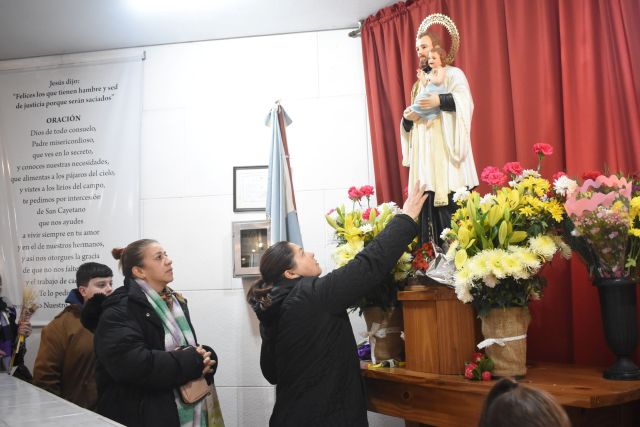 Un solo pedido: paz, pan y trabajo