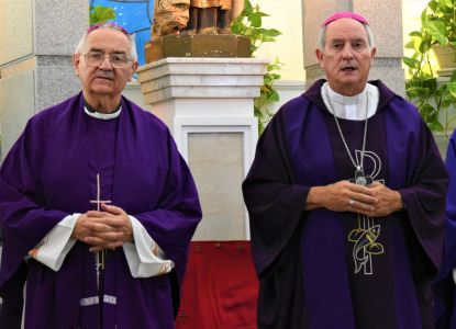 Santa Teresita del Niño Jesús (Banfield) recibió a su nuevo administrador, un obispo emérito