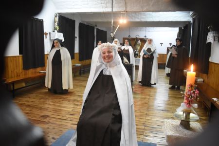Las hermanas carmelitas celebraron la Profesión Simple de una religiosa