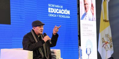 Almirante Brown: charla del obispo sobre el pensamiento social de Francisco
